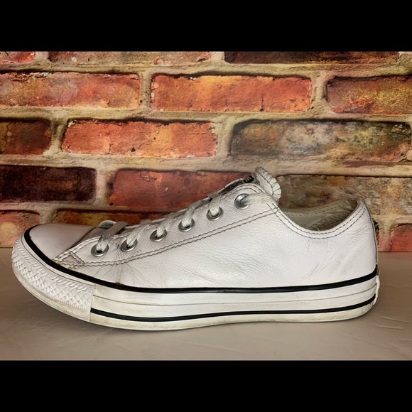 Chuck Taylor white Leather lows - Men Size 6 / Women Size 6 - Picture 7 of 7